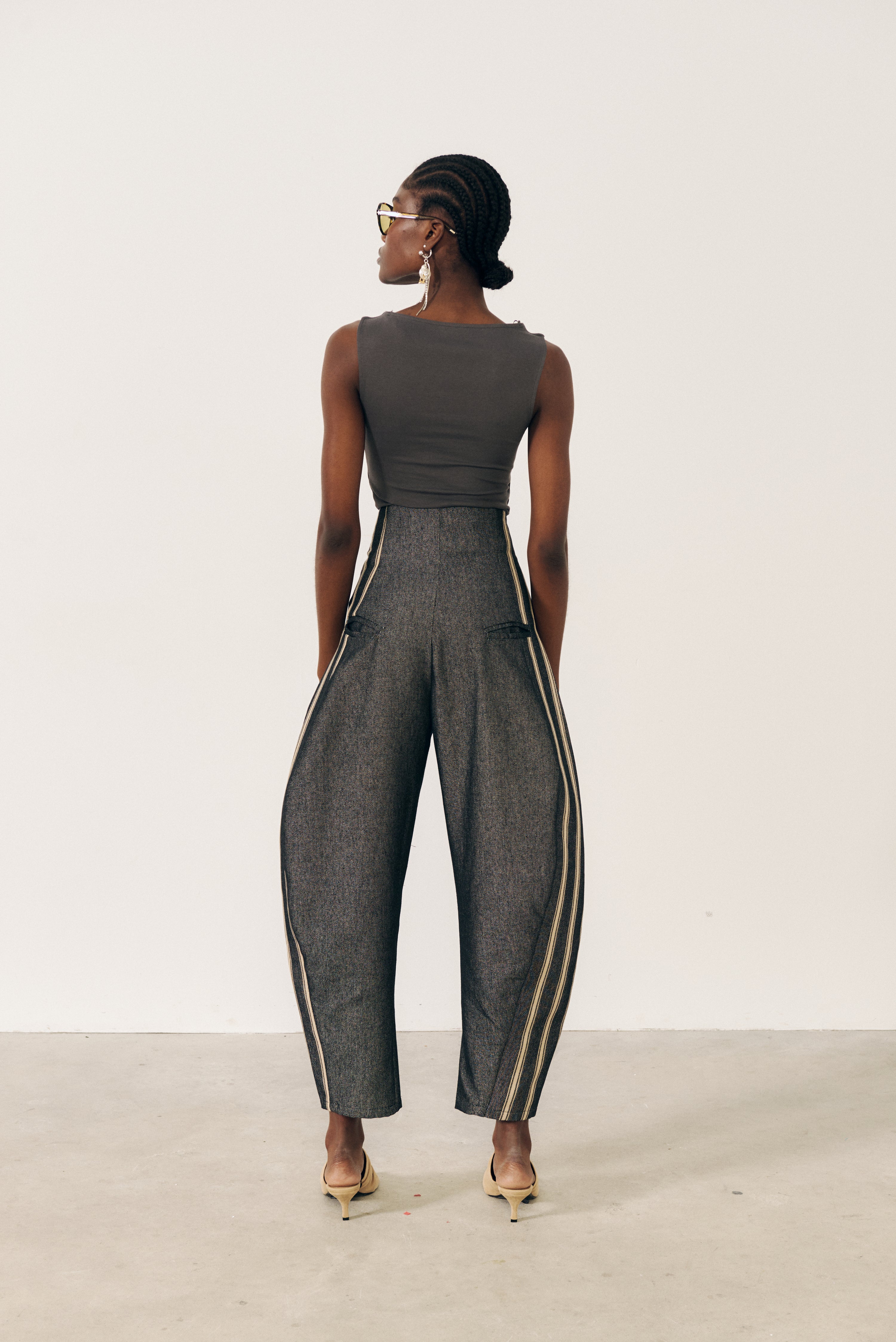 Pantalon globo negro rayas