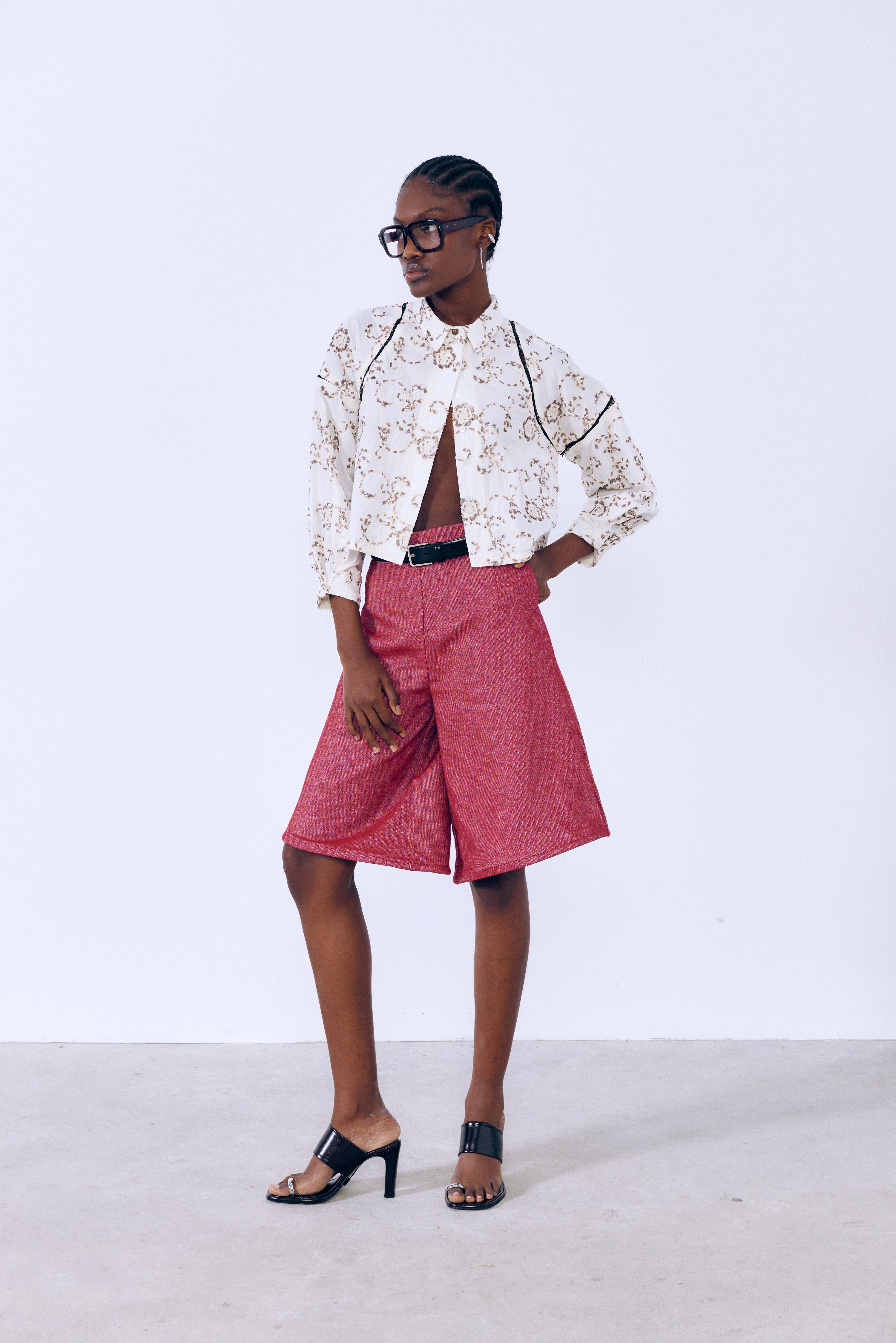 Bermuda estructurada roja