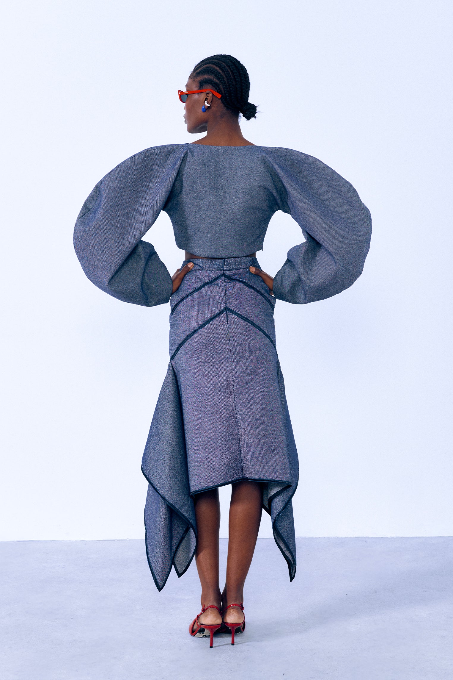 Falda con cortes azul marino