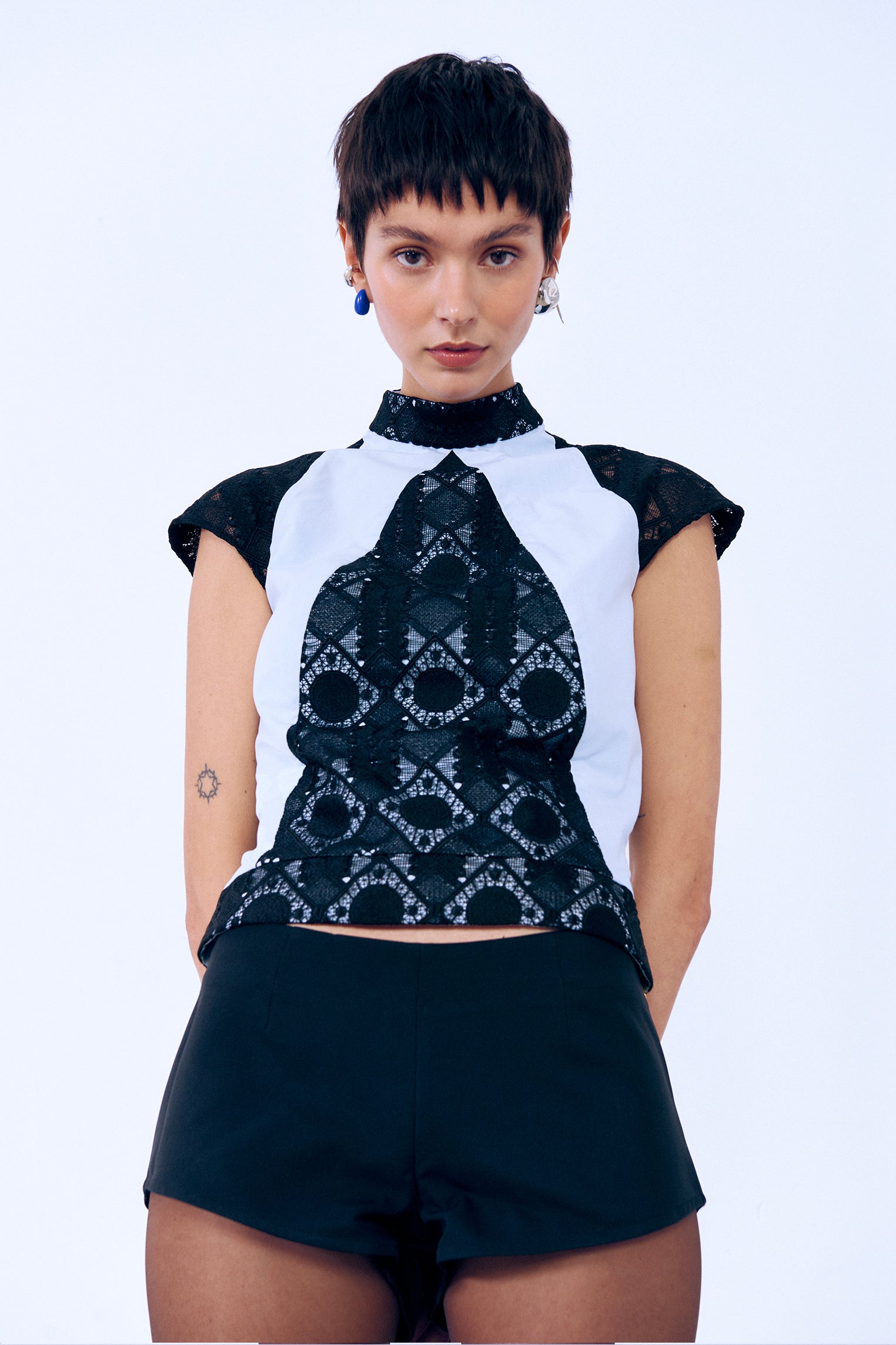 Top cortes étnico azul