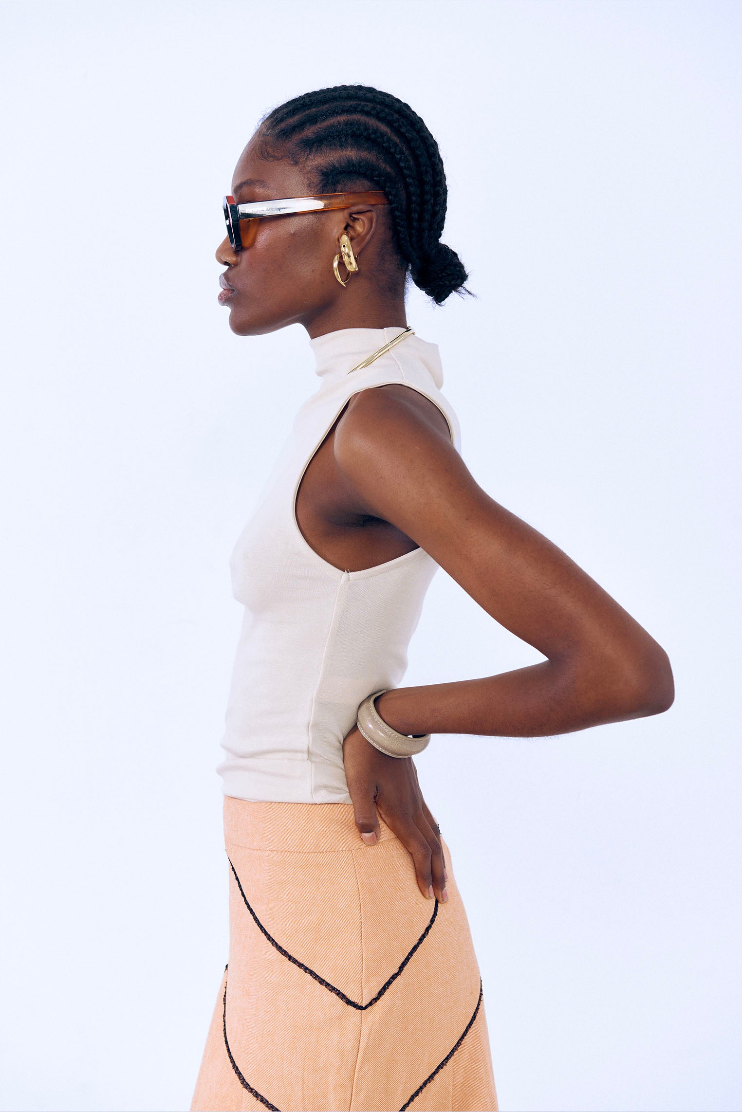 Falda cortes con pasamanería