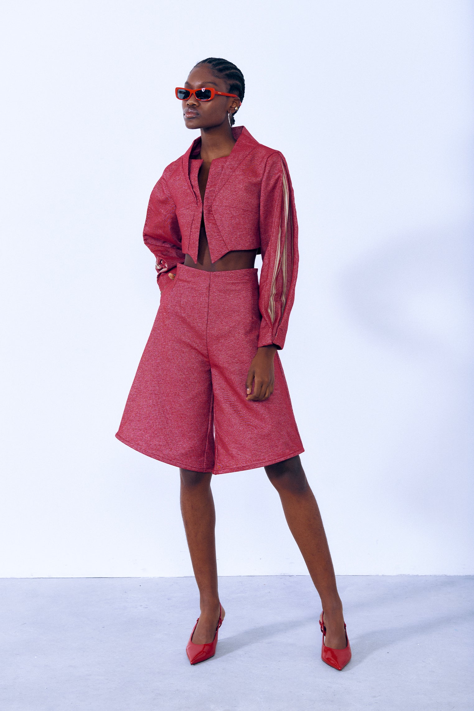 Bermuda estructurada roja