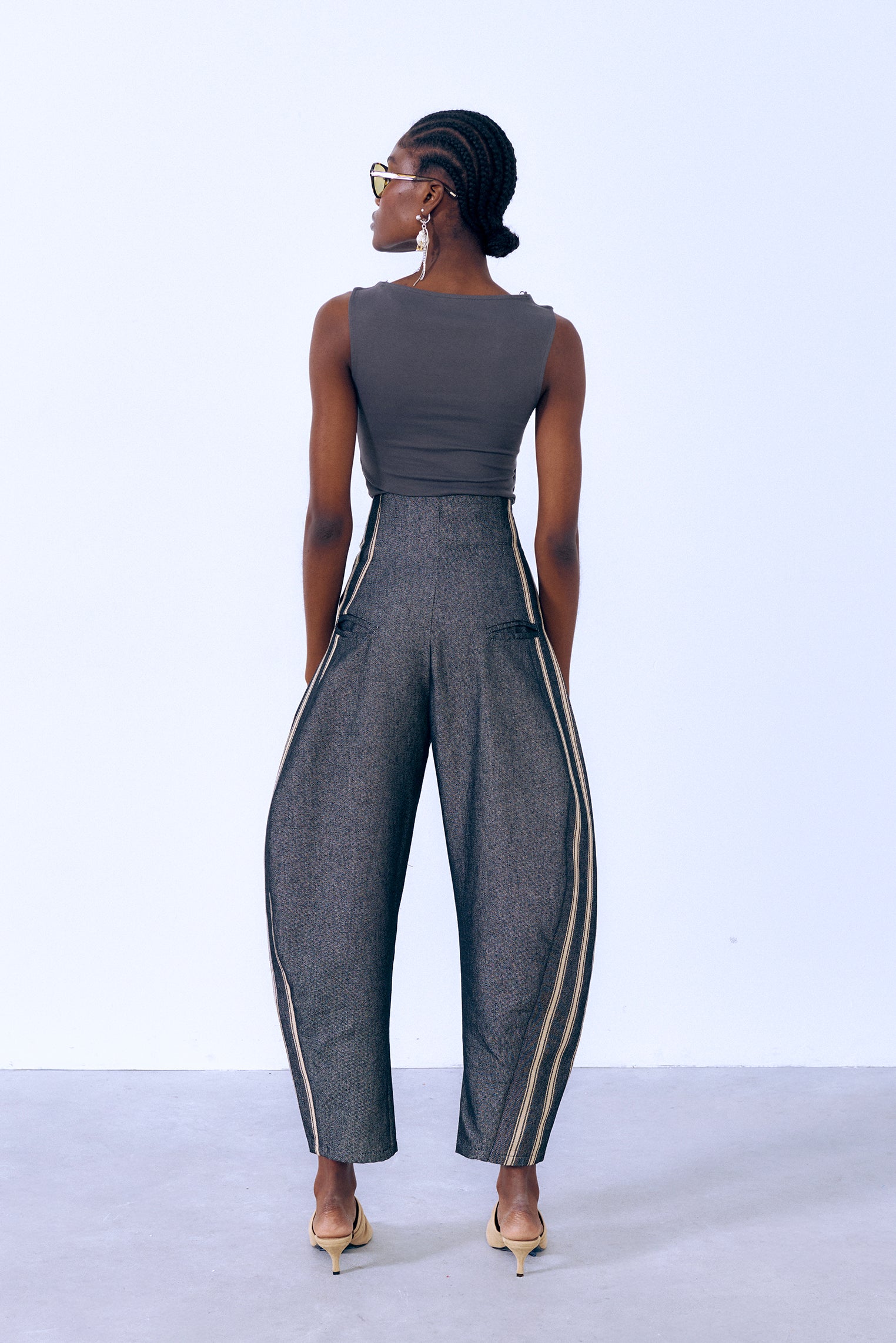 Pantalon globo negro rayas