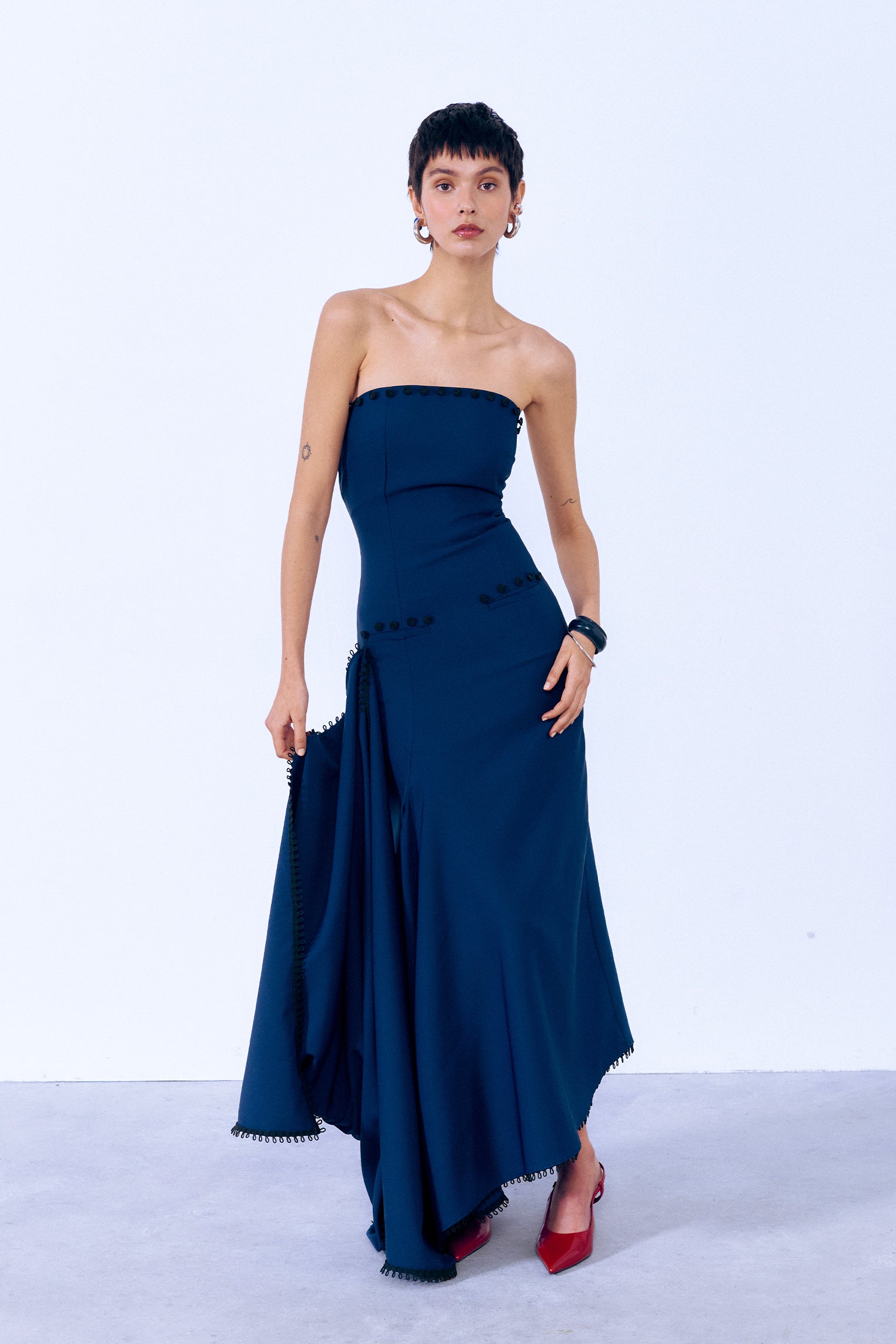 Vestido con cola drapeado PRE-ORDER