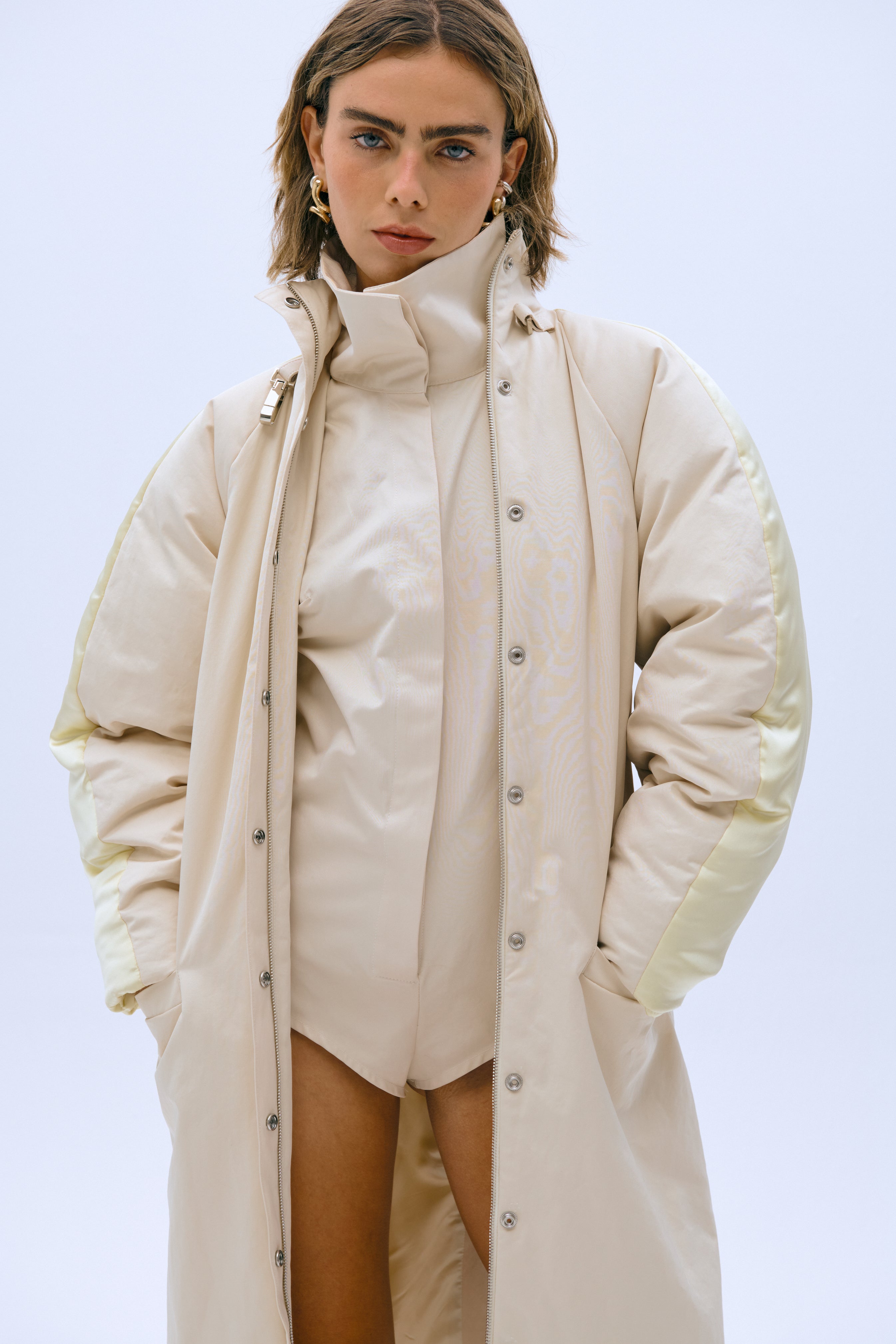 Gabardina White Noise