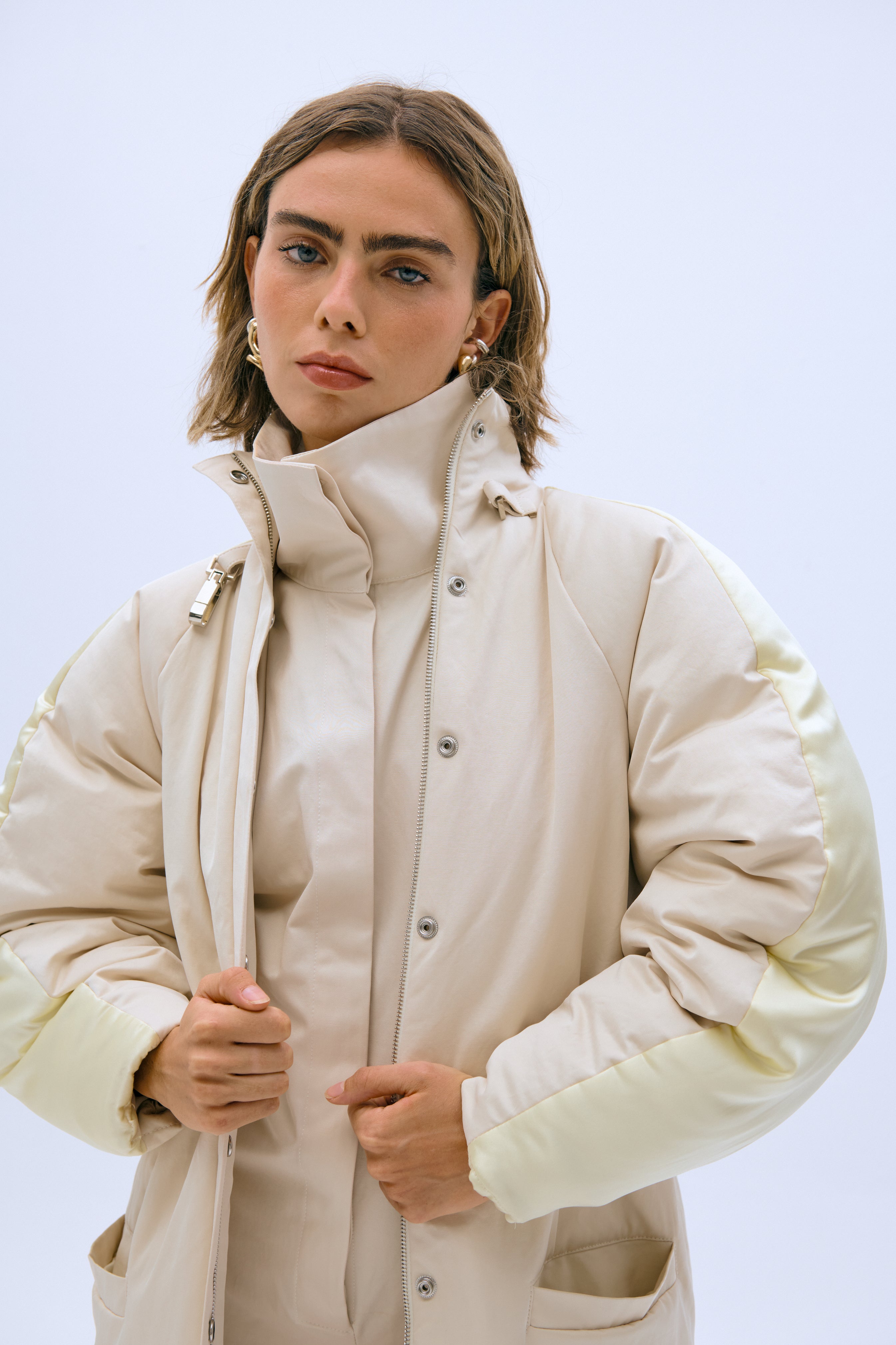 Gabardina White Noise