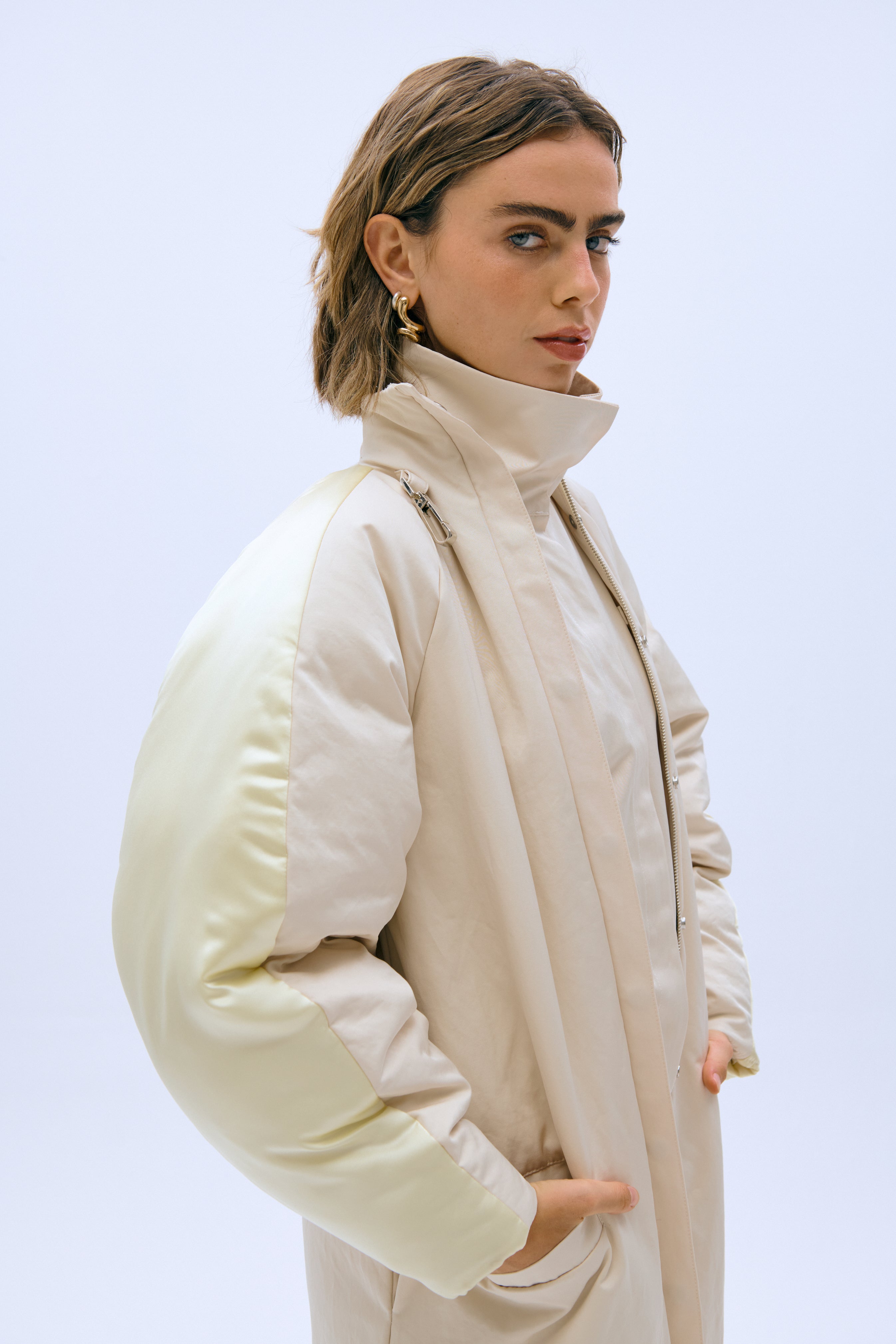 Gabardina White Noise