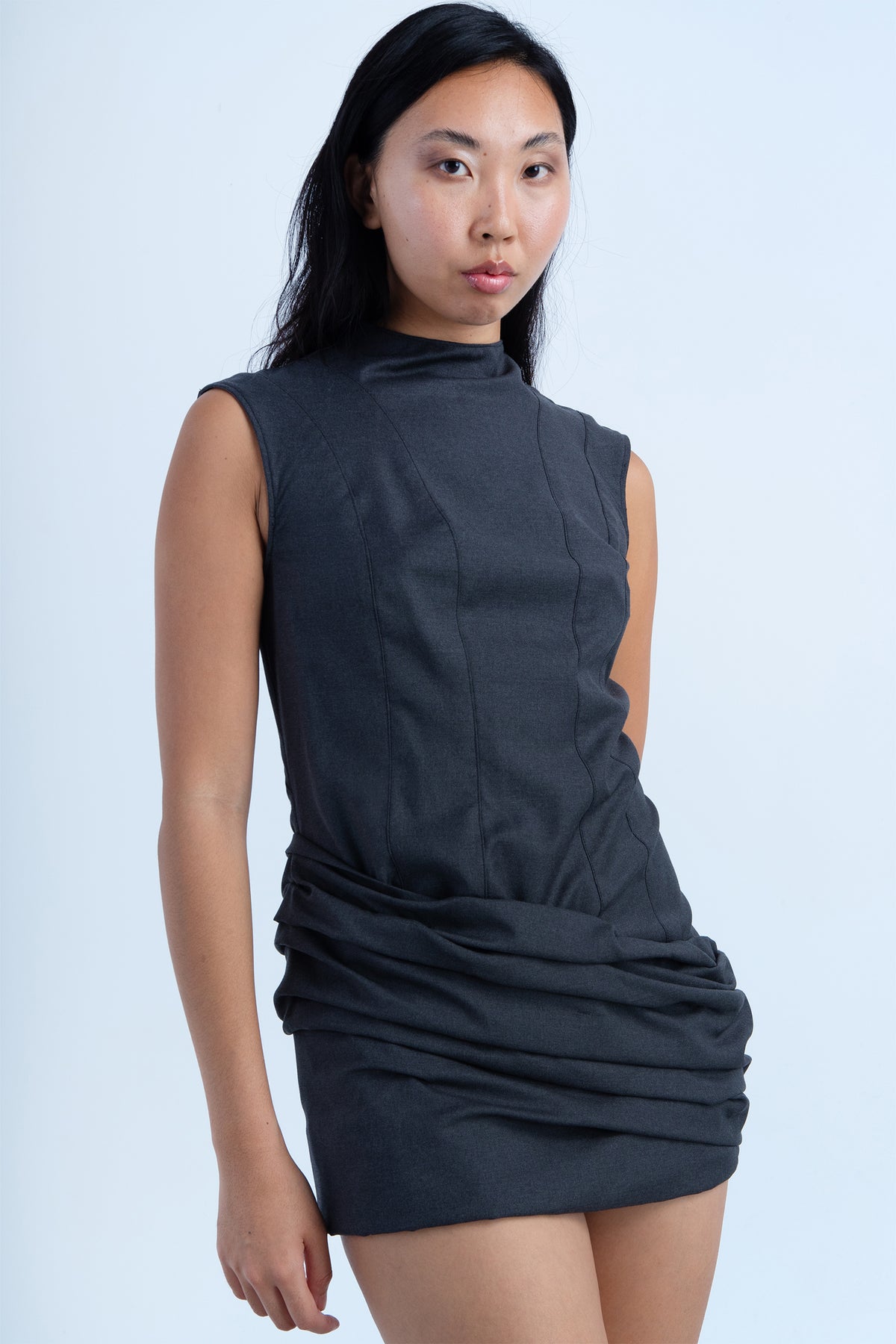Vestido mini "esencia" en lana merino Gris