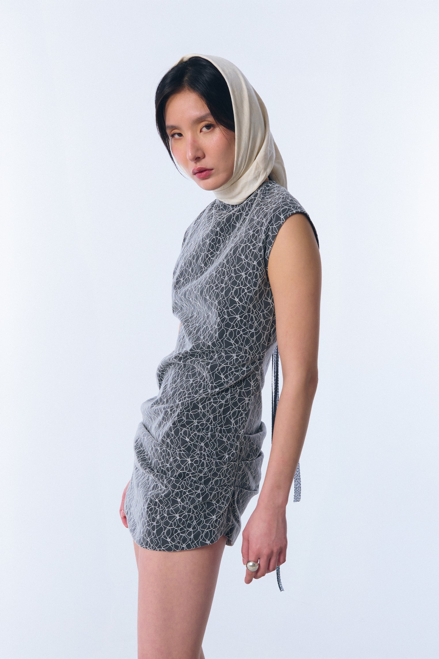 Vestido "solana" en lino y encaje